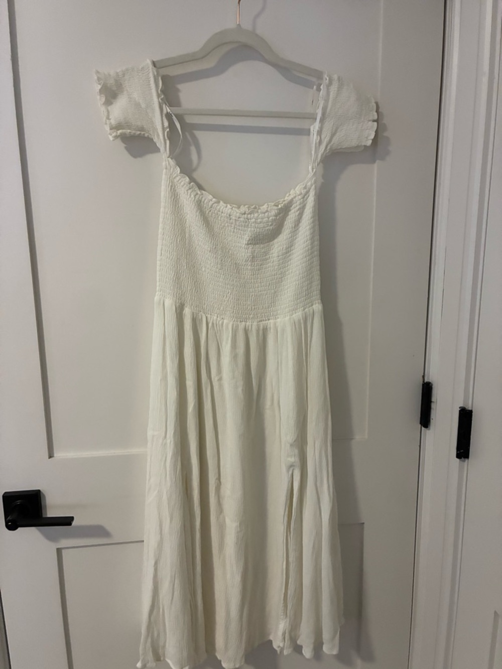 Lulu's off the shoulder Sundress - Picture 2 of 3